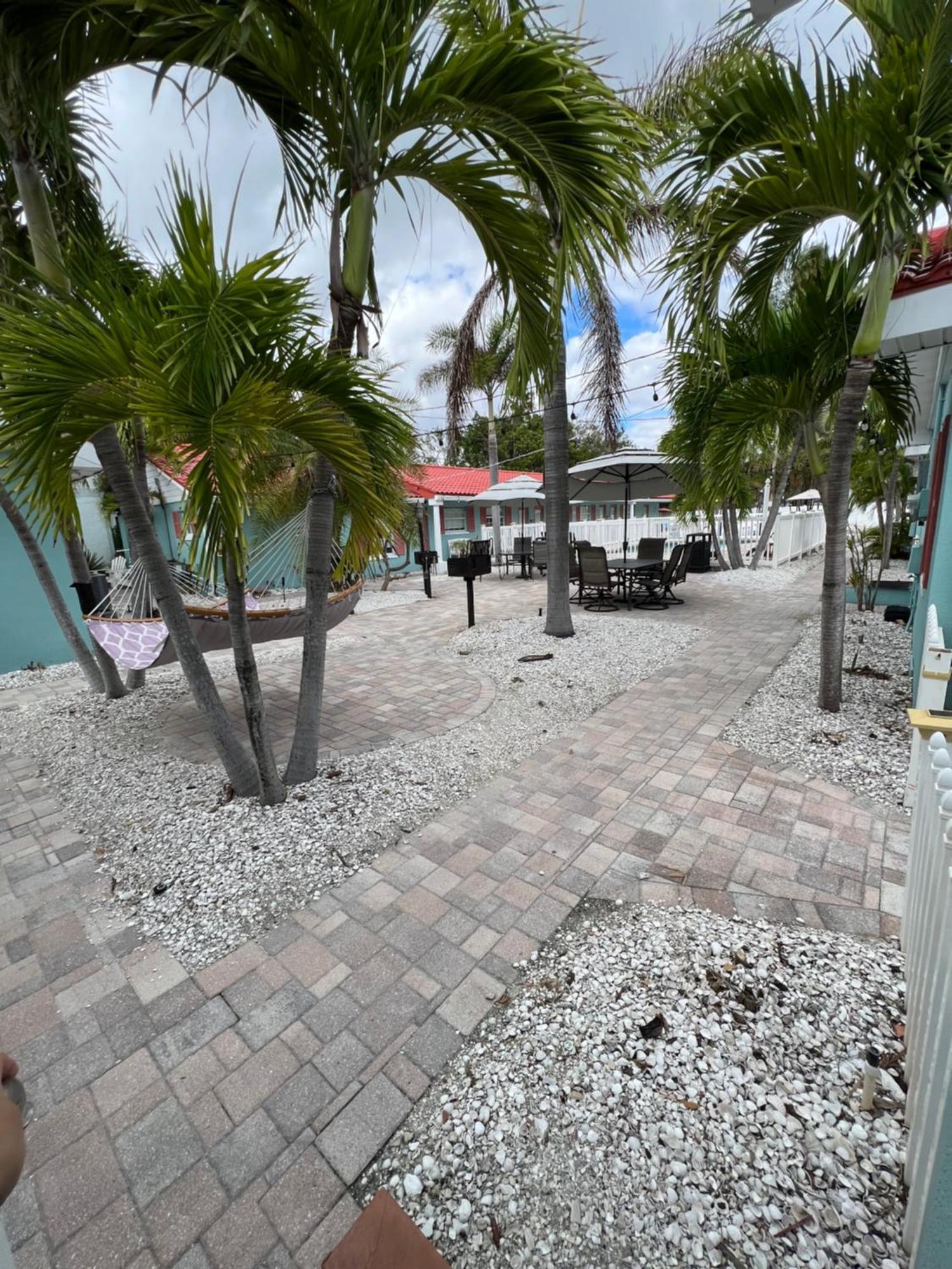 Blue Waters Treasure Island Hotel Buitenkant foto